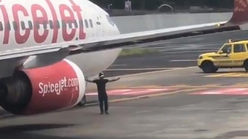 â€˜Unbelievableâ€™: Mumbai man climbs airport wall, inspecting plane on runway; see video