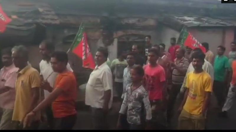 12-hour bandh in Bengal as scuffle between cops, BJP workers in protest