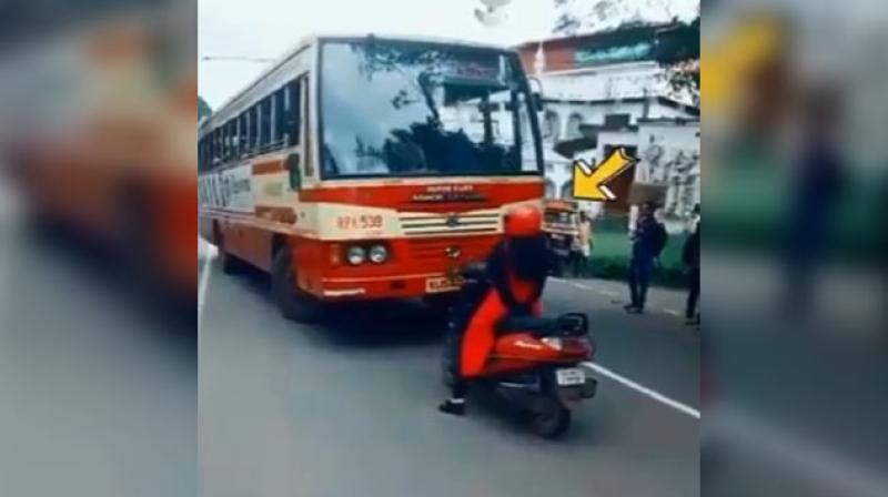 Kerala woman blocks way of bus for violating traffic rules, netizens react