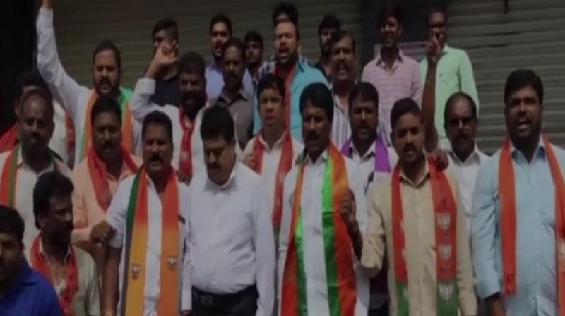 BJP workers protest following death of toddler at Hyd hospital