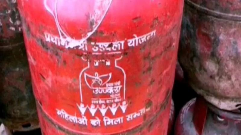 UP Police unearths scam in Ujjwala Yojana; over 4,000 cylinders seized