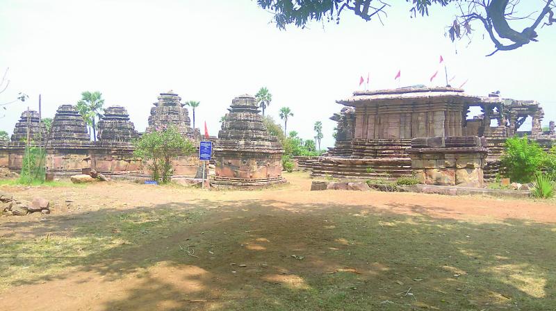 Ghanapuram temples may collapse in a heap