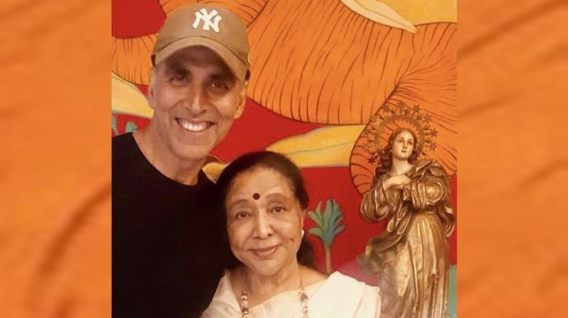Chai Pe Charcha! Akshay Kumar spends Sunday evening with melody queen Asha Bhosle