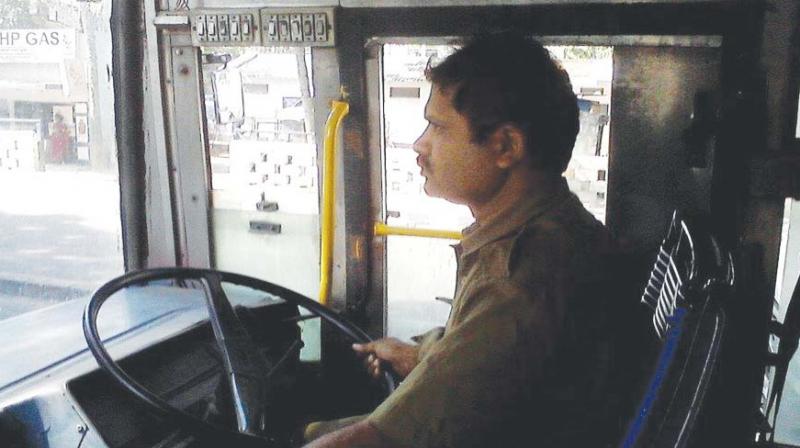 No mobile phones for bus drivers when on duty: Karnataka govt