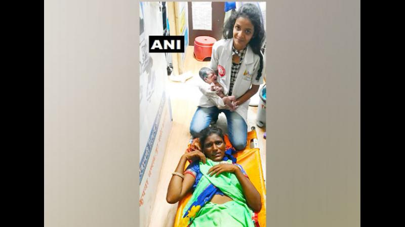 Woman delivers baby boy at Thane railway station\s one rupee clinic
