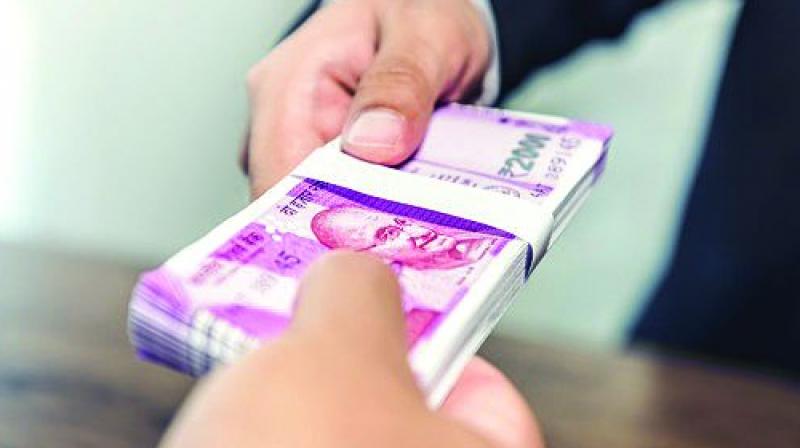 Fiscal deficit hits Rs 4.32 lakh crore in Q1