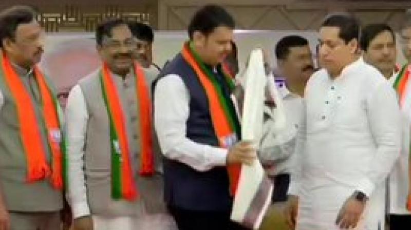 Day after resignations, four Maharshtra opposition MLAs join BJP in presence of CM