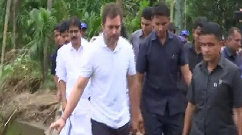 Rahul Gandhi reviews relief operations in Wayanad