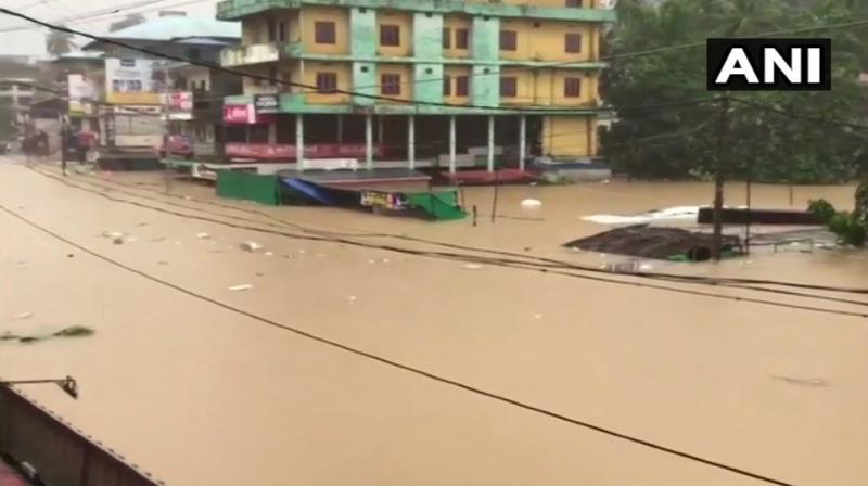 Heavy rains cause floods in K\taka, Kerala, Maharashtra; rescue operations underway
