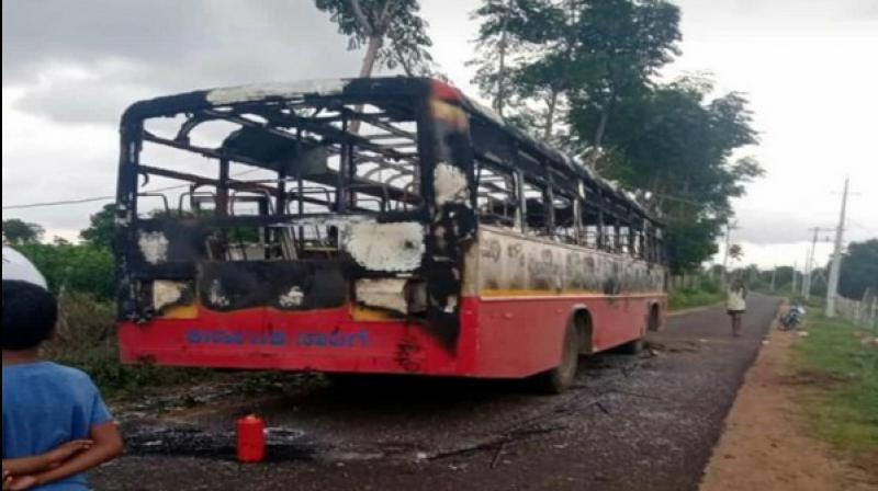 K\taka bandh: Buses torched, roads shut as Cong stands with DK Shivakumar