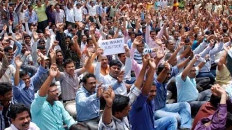 Hyderabad: Electricity staff go on strike for equal payment