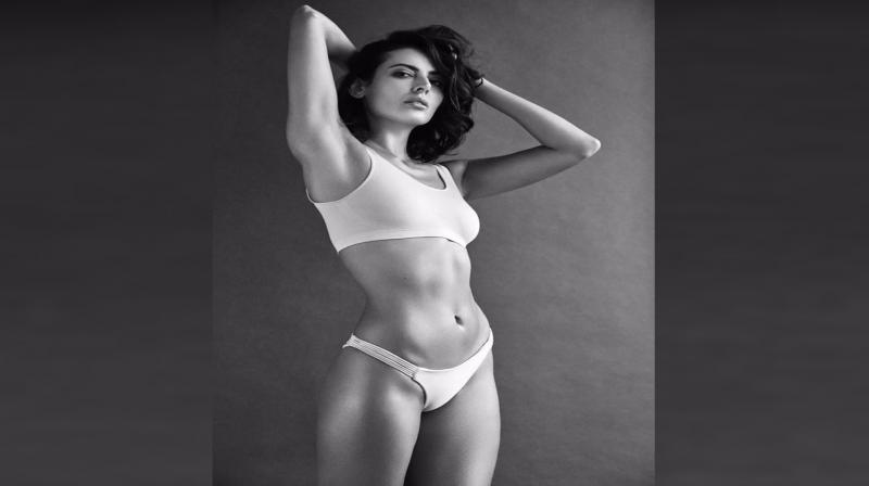 Mandana Karimi sizzles in this hot monochrome picture; check out