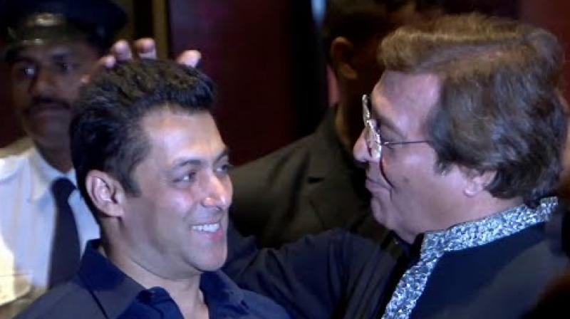 Salman Khan with legendary actor Vinod Khanna.