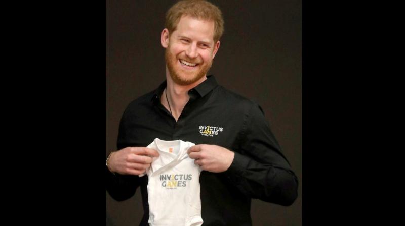 Netherland Princess gifts rompers to Prince Harry