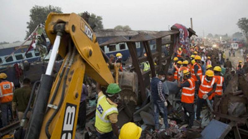 A pall of gloom descended on Bhopal as bodies of the passengers recovered from the wreckage of Indore-Patna Exp that met with a deadly accident on Sunday morning, reached their homes for their last rites. (Photo: PTI)