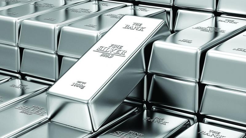 Silver imports fall as investors sell hoards