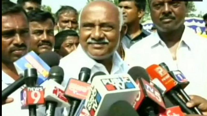 After Congress MLA resignations, former JD(S) state Chief meets BJP MPs
