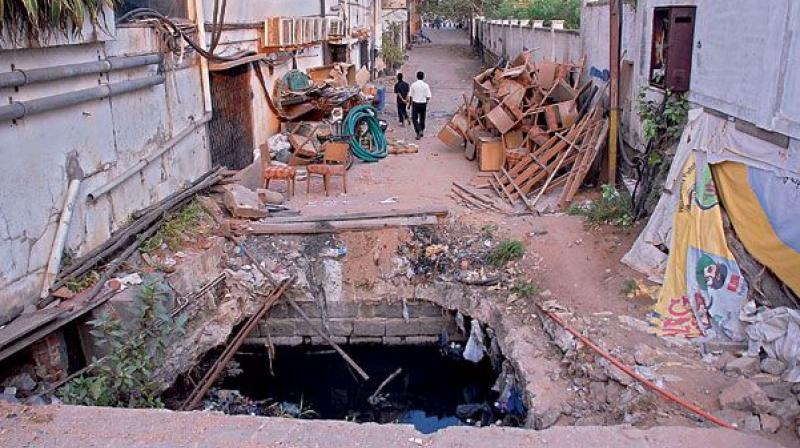 Most of the open drains are filled with garbage and plastic waste. (Representational image)