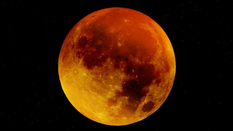 Watch out for the blood moon on July 27. (Photo: Pixabay)