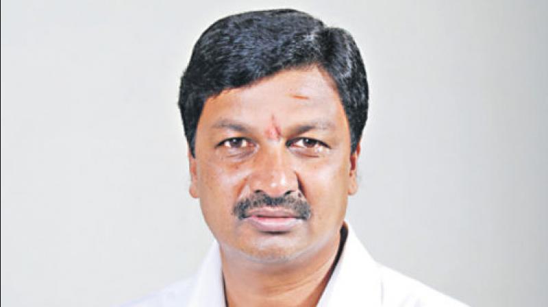 Dissident Gokak Congress MLA Ramesh Jarkiholi has hinted that he would resign from the party. (Photo: Google)