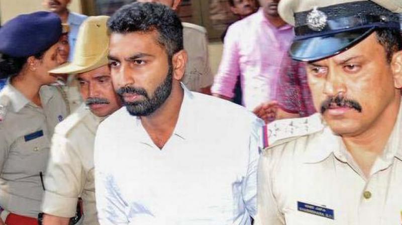 Karnataka High Court grants permission to Mohammed Nalapad to visit mecca