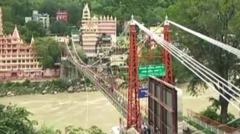 Iconic suspension bridge \Lakshman Jhula\ closed for public