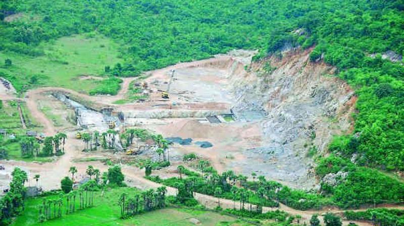 Congress slams Jagan Mohan Reddy for halting dam works