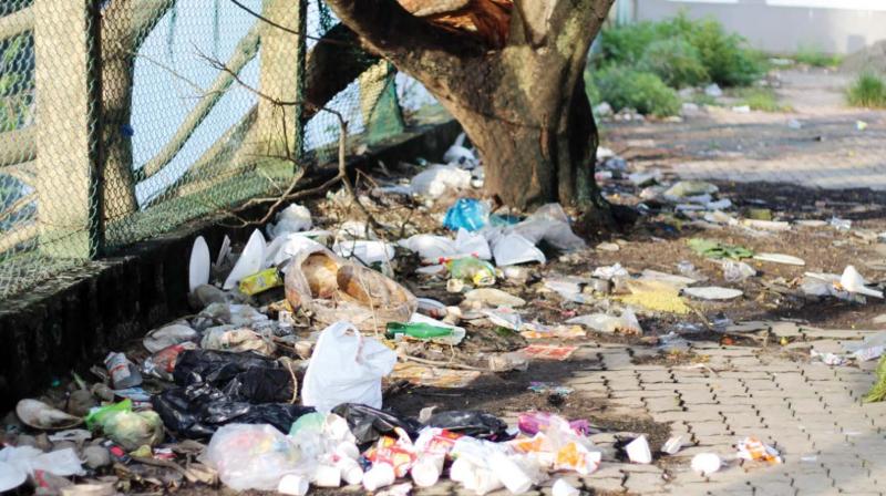 Kochi: Marine Drive remains a mess