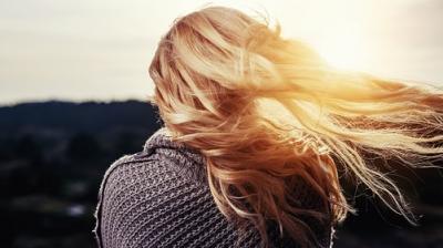 Two of the main cause of hair fall are imbalance Ph levels and overproduction of oil in the scalp. (Photo: Representational/Pixabay)