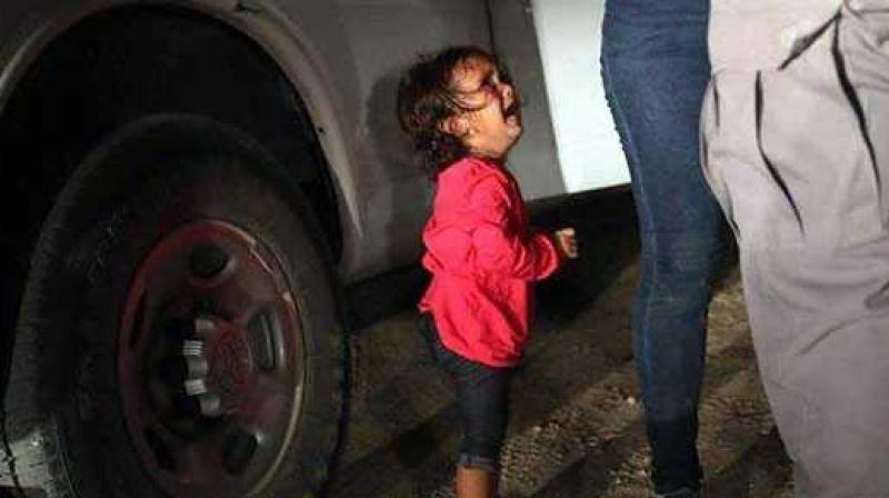 Photograph of crying toddler at US border wins World Press Photo Award