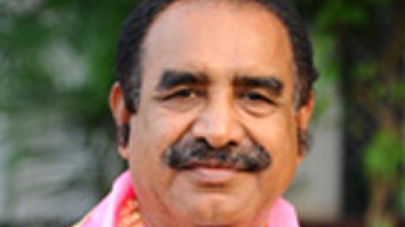 Vijayawada: Earthen pots back to being â€˜coolâ€™