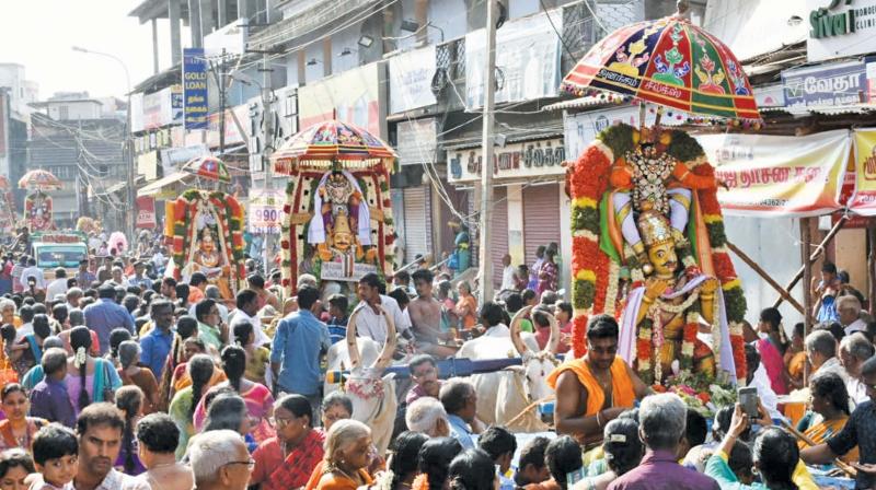 Thanjavur: Hundreds witness Duvadasa Garudasevai