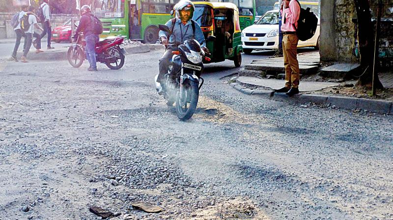 The BBMP, which had developed a mobile app in 2013 to keep track of potholes before and after they are filled, is now reworking  it in association with its IT cell and a private company.