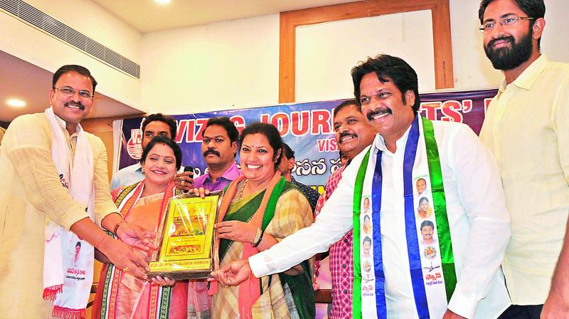 Visakhapatnam: Aspirants tell Vizagites their plans for the city