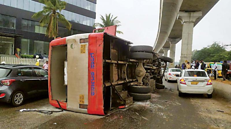 Bengaluru: 18 injured as bus hits divider