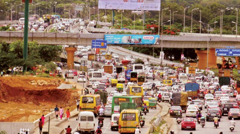 Crowded Hebbal fly over in Bengaluru on Saturday 	(Image: KPN)