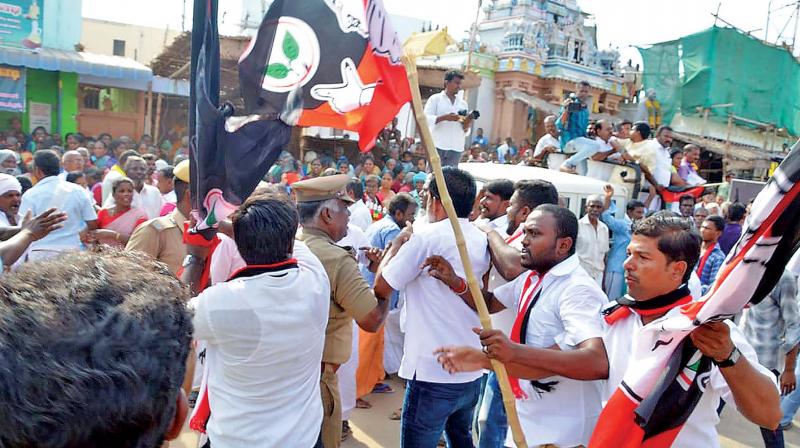 Rival parties clash in Karur district as campaign ends