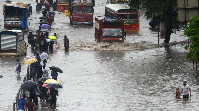 Mumbai witnessed heavy rainfall throughout the night in many parts of the city. (Photo: Rajesh Jadhav)