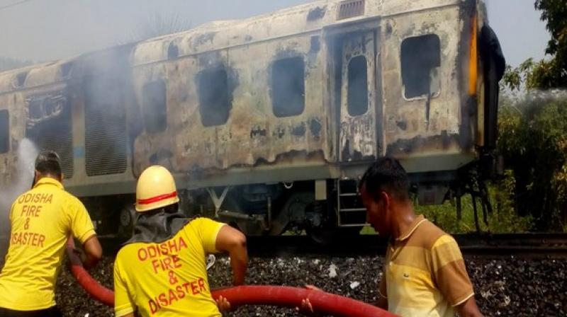 Fire breaks out in New Delhi-Bhubhaneswar Rajdhani express; no casualties reported