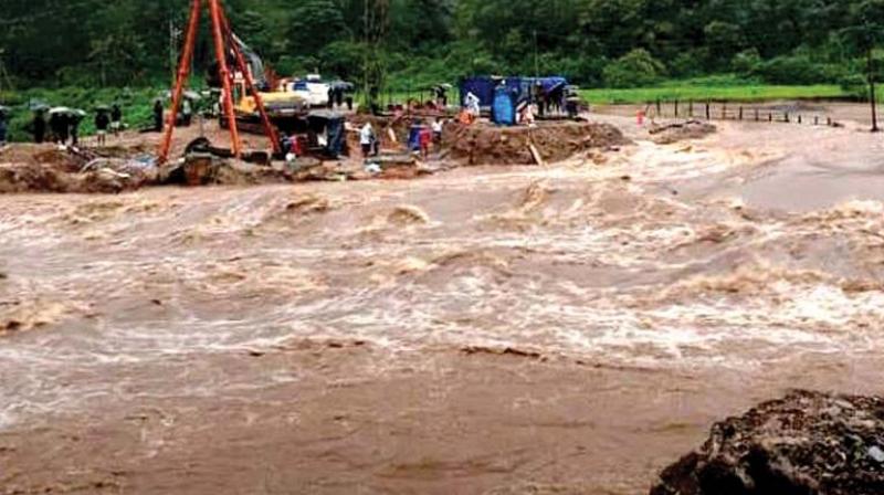 Hubballi: Flood-hit Ramdurg weaver ends life