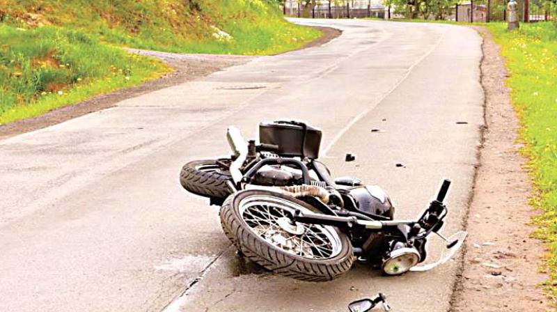 Bengaluru: Two die in road accidents