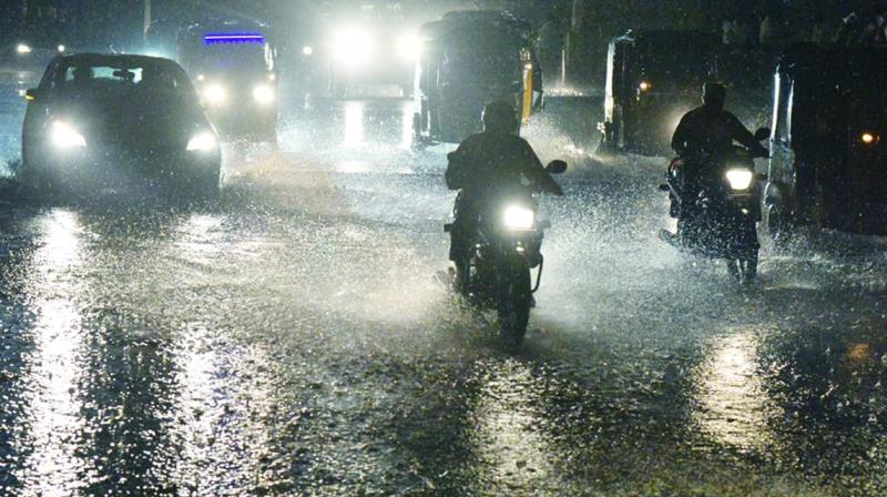 The thunderstorm on Tuesday brought the city to a standstill with traffic snarls and power cuts. (Photo: DC)