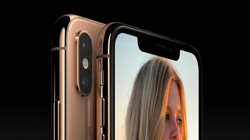 Kuo says that the 2019 iPhones will use a different kind of antenna technology.