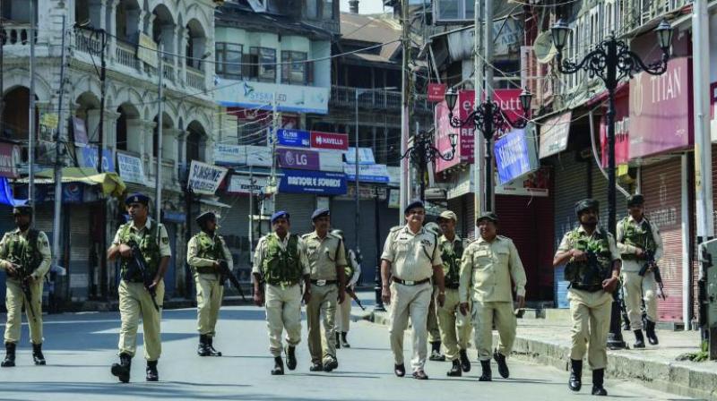 Curfew imposed in J&Kâ€™s Kishtwar after militants snatch rifle from PDP leaderâ€™s guard