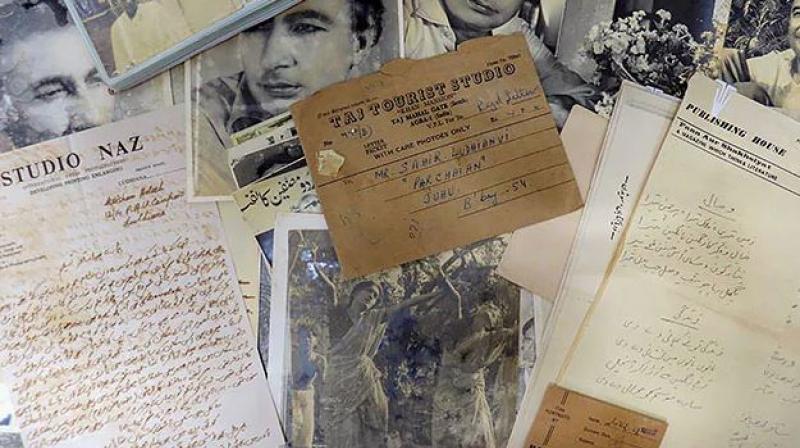 Priceless notes, poems, photos of Sahir Ludhianvi found at Mumbai scrap shop