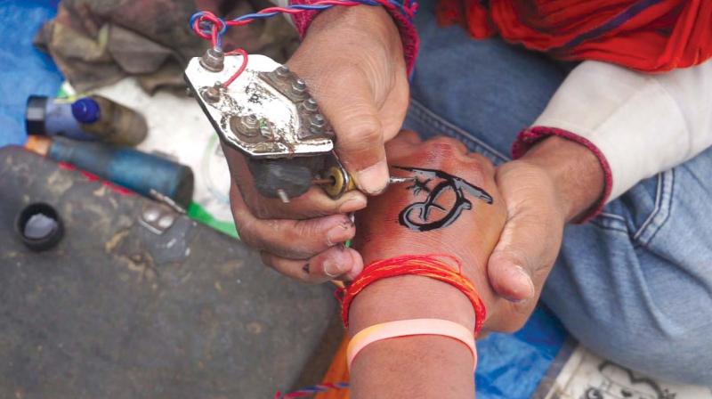 HIV threat: No tattooing henceforth in Uttara Kannada fairs & festivals