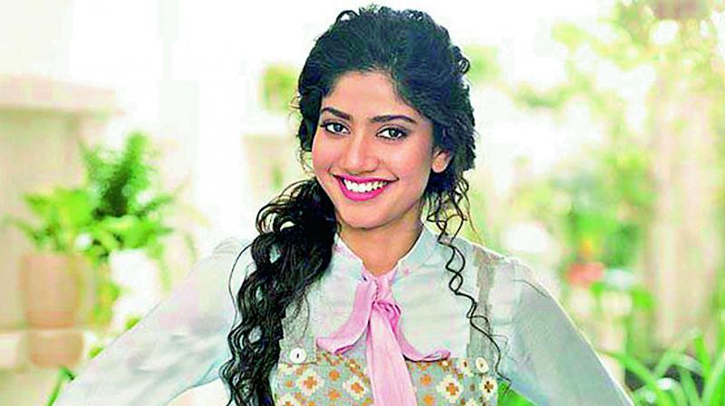 Sai Pallaviâ€™s de-glam look from her movie goes viral!