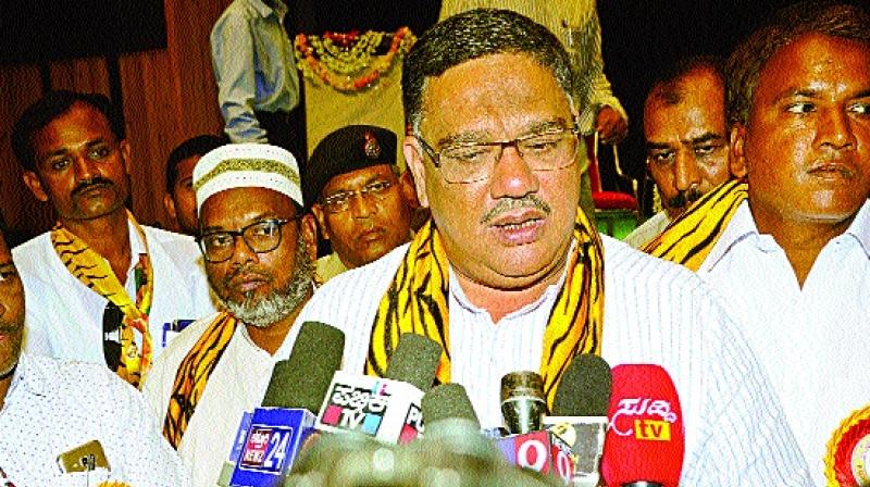 Minister for Primary and Secondary Education and Raichur in-charge Tanveer Sait addressing the media in Raichur on Thursday 	(Photo: DC)