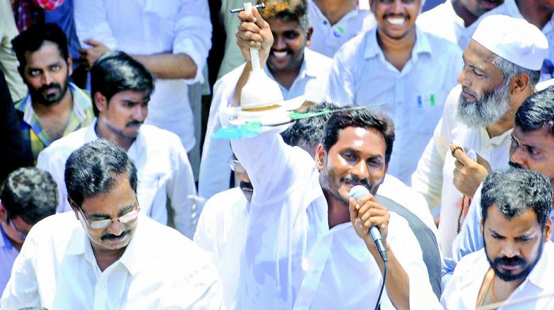 Rousing welcome for Jagan Mohan Reddy in Hyderabad