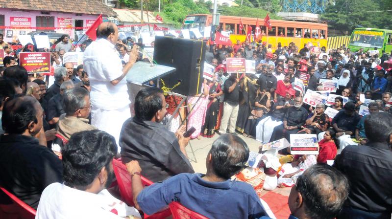 CPI(M) state secretary Kodiyeri Balakrishnan inaugurates LDF district committees Black Day protest against privatisation of Thiruvananthapuram Airport held at Chakka on Monday. (A.V.MUZAFAR)